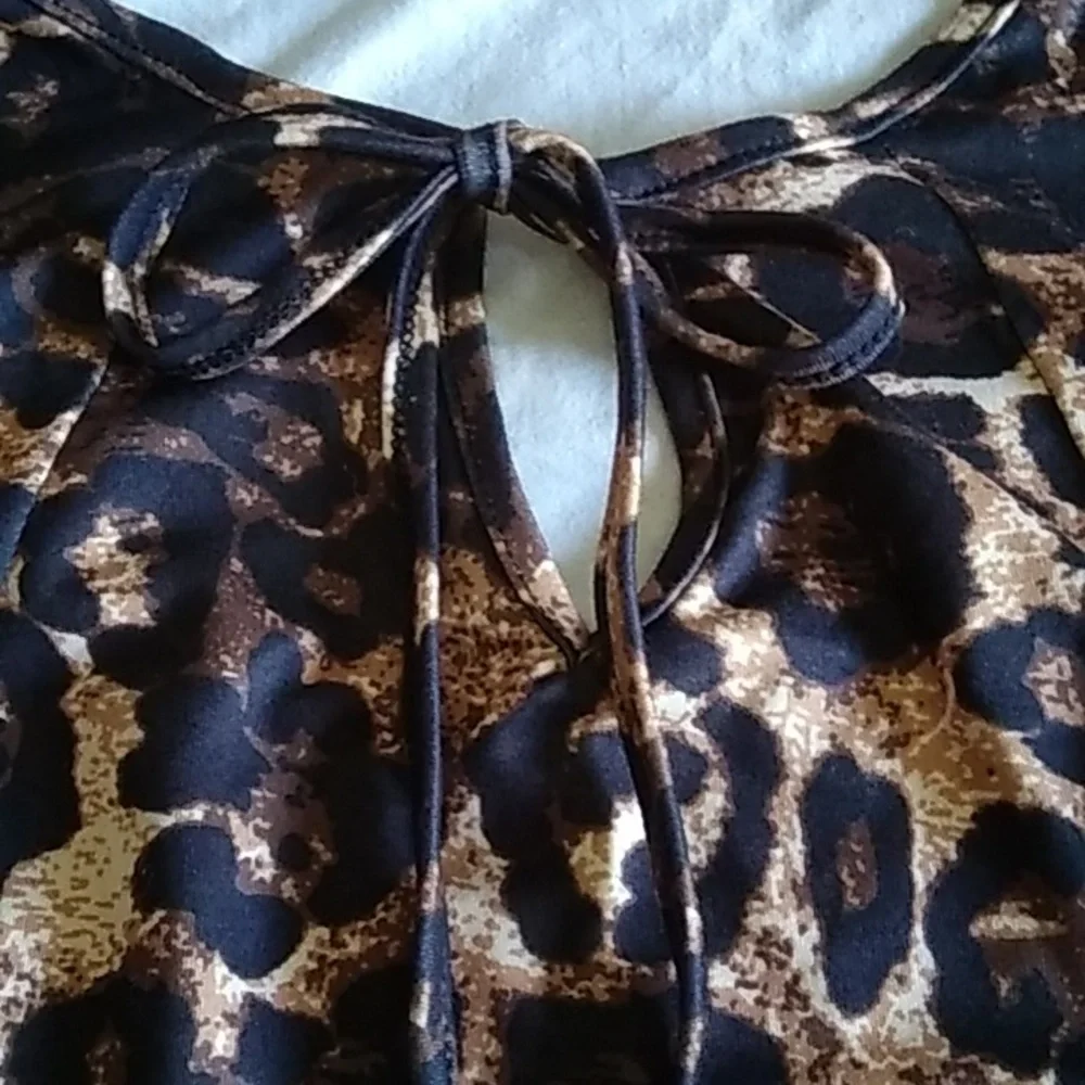 Robert Louis Sleeveless Leopard Print Tie-Neck Top - Brown - Picture 4 of 10